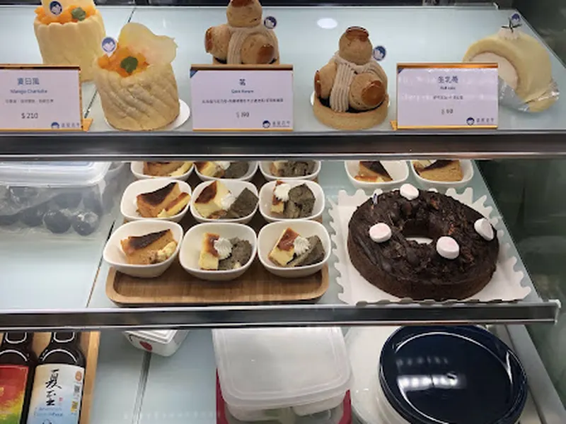 書屋花甲Ｘ而立書店（台大店） 照片 7