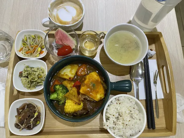 書屋花甲Ｘ而立書店（台大店） 照片 2